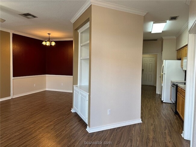 Photo - 219 Fraternity Row