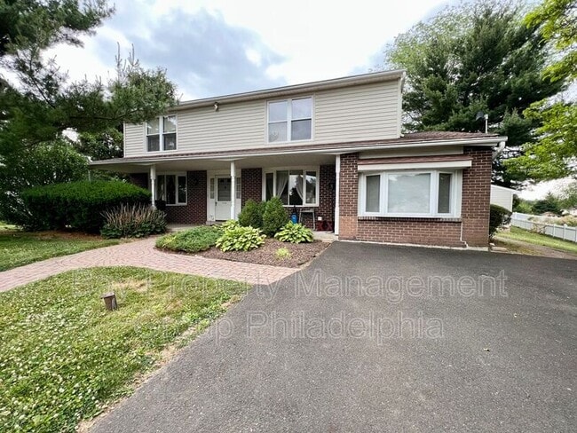 Photo - 140 Woodland Dr House