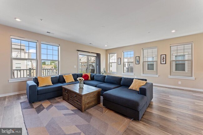 Photo - 304 Petite Sirah Terrace SE