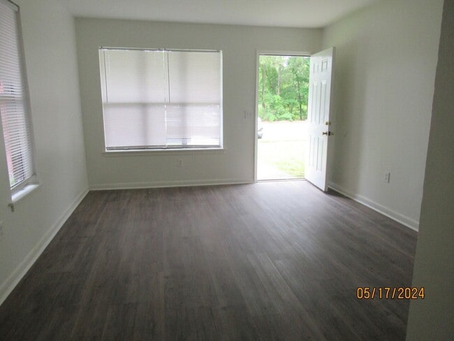 Photo - 251 Rast St