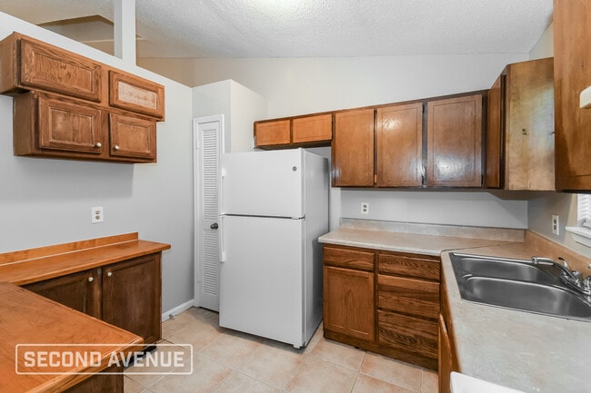 Photo - 2734 Sandusky Ave W