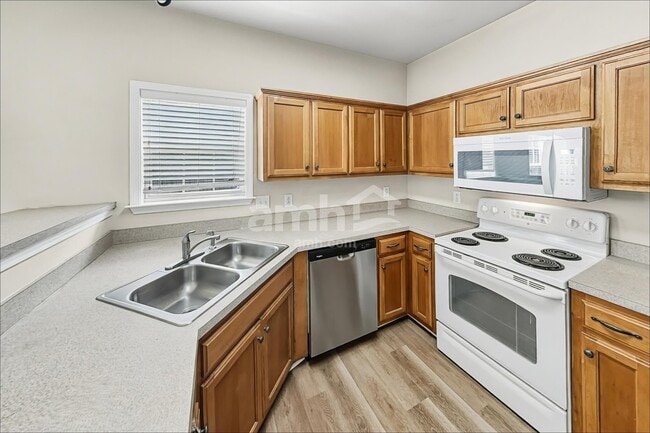 Photo - 4010 Farmville Ct