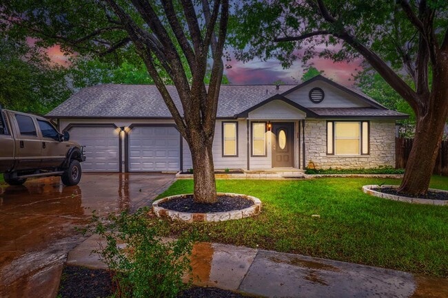 Building Photo - 12100 Clickett Cove
