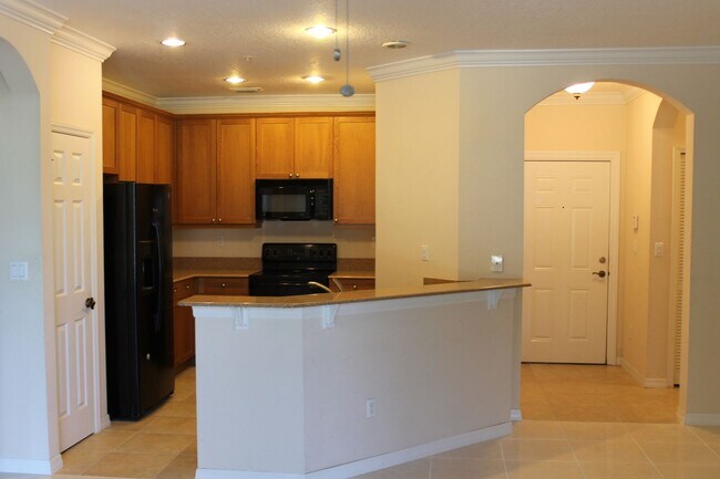 Photo - Beautiful ground floor unit in the Lakes of Windermere! Unit 902