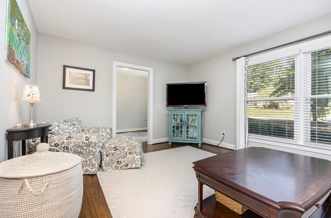 Photo - 4901 Stonehill Dr