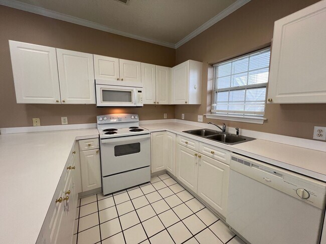 Photo - Myrtle Beach - 2 Bedroom / 2 Bathroom Condo Unit 204