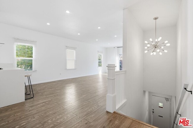 Photo - 455 Rexford Dr