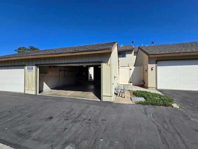 Building Photo - Fantastic 4 Bed, 3 Bath condo!