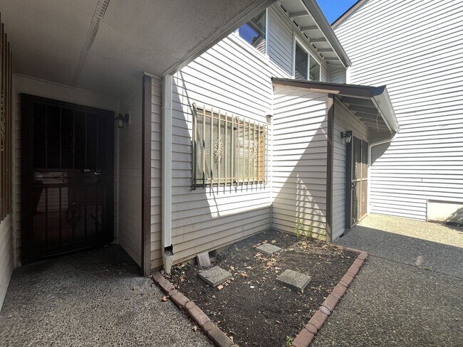 Photo - 2Bd/2Ba Unit Located in a Lovely Private Neighborhood in Happy Valley ~ Detached Garage, Washer &...
