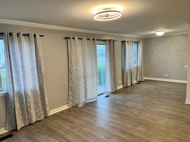 Building Photo - 1032 Auburn Ln Unit 1032 Auburn Lane