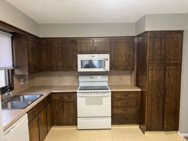 Photo - 5136 Poppleton Ave