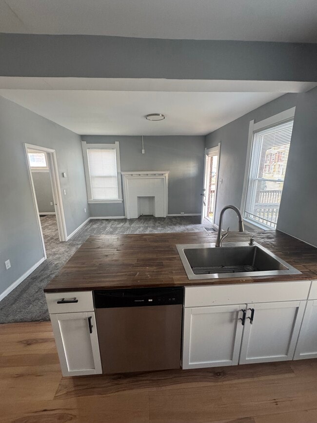 Photo - 2600 Melrose Ave