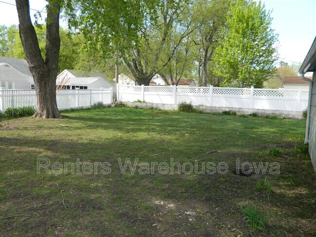 Photo - 5905 College Ave