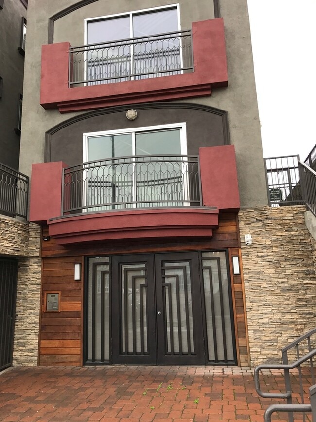 Photo - CONDO in Prime NOHO Art District