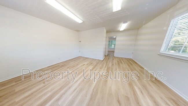 Building Photo - 2371 Washington Ave