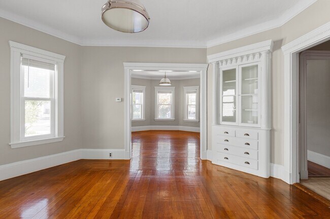 67 Lexington Ave Unit 1
