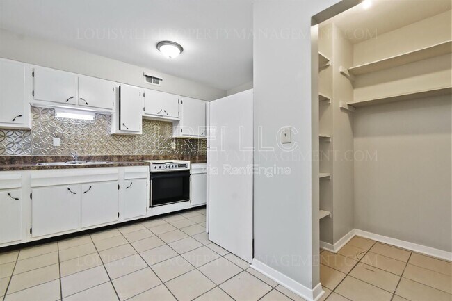 2423 Lindsay Ave Unit 4