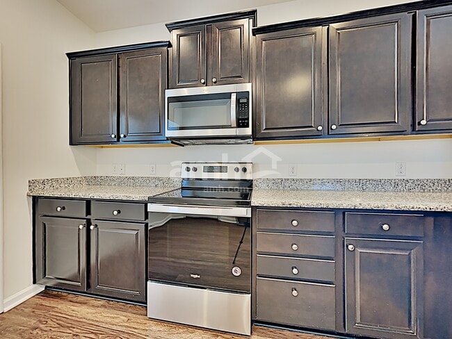 Photo - 334 Cantley Ct