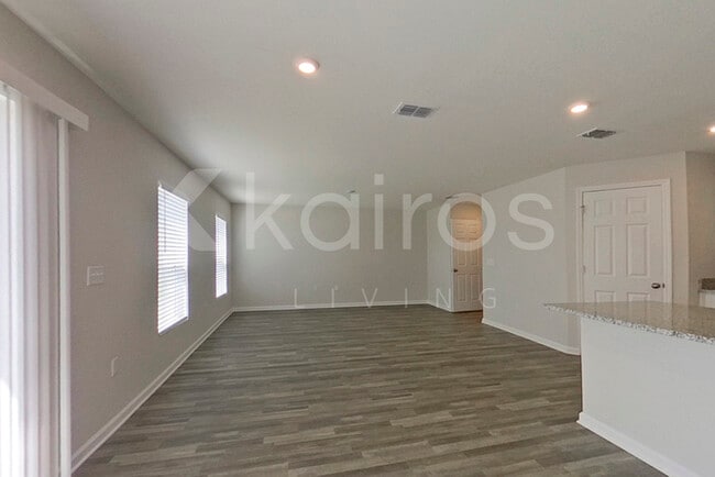 Photo - 1802 Nebraska Loop