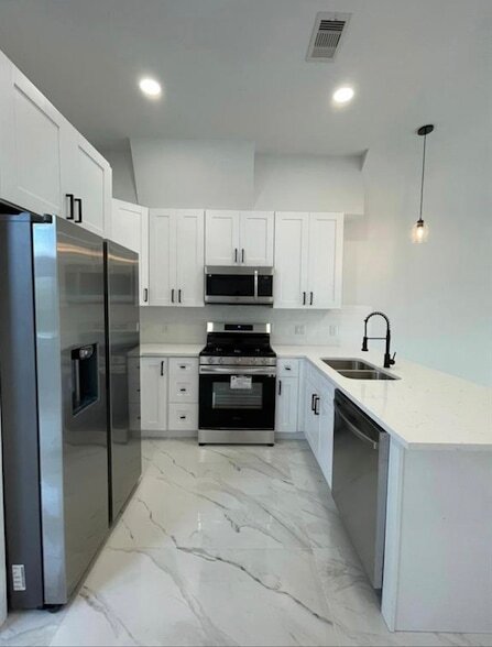 Photo - 8127 St Louis St