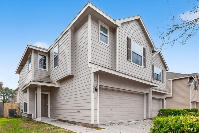Photo - 16623 Newglen Ln