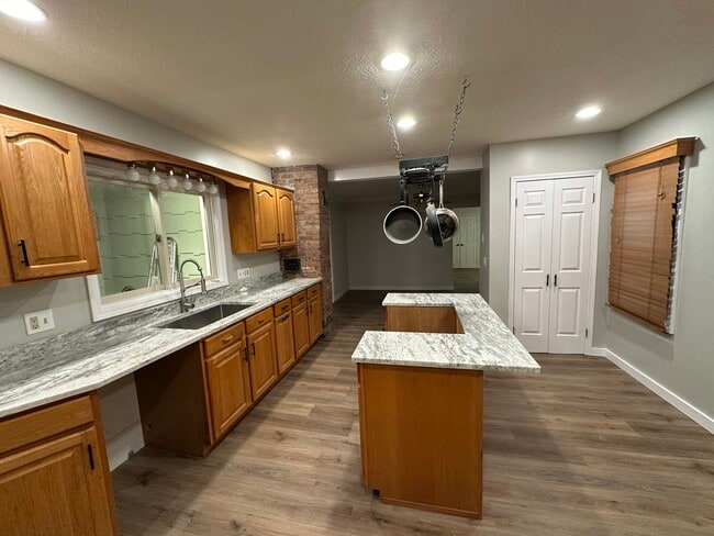 Kitchen - 260 Jefferson Ave Unit 2