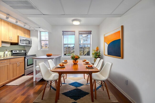 Photo - 1725 Queens Ln Unit 1-109