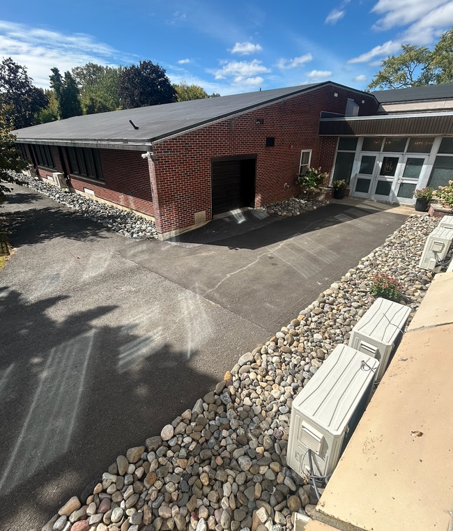 64 Sand Creek Rd Unit main building