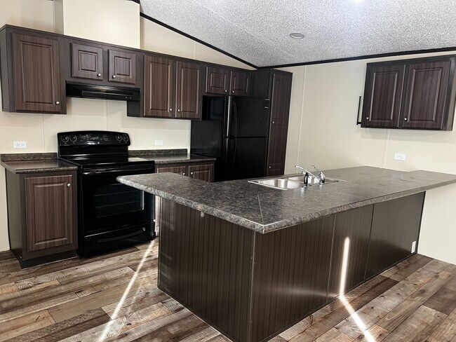 Photo - 709 N Collins Fwy