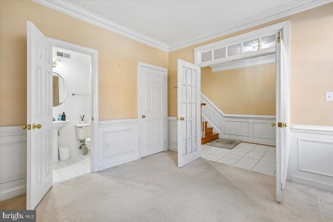 Photo - 1053 N Stuart St