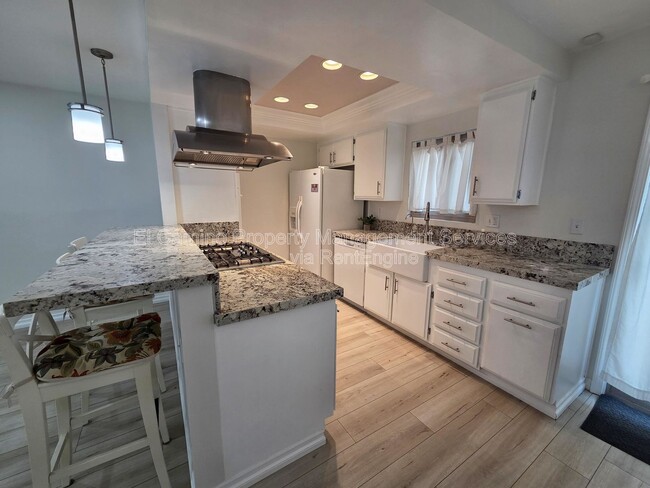 Photo - 2520 Graham Ave