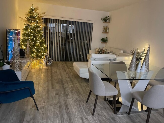 Building Photo - 8290 Lake Dr Unit 407