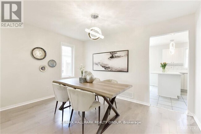 Photo - 1316 Halton Terrace