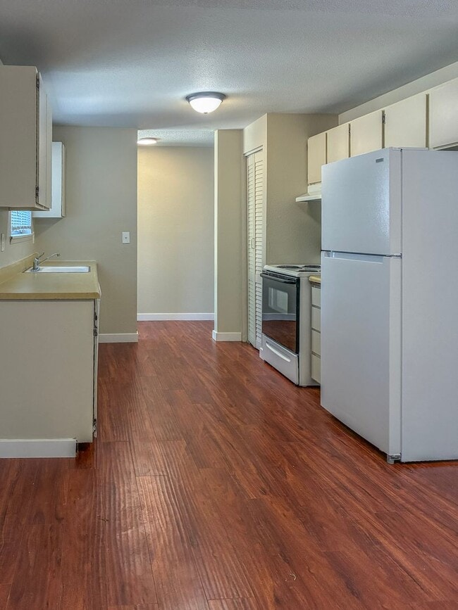 Photo - 230 SE 160th Ave