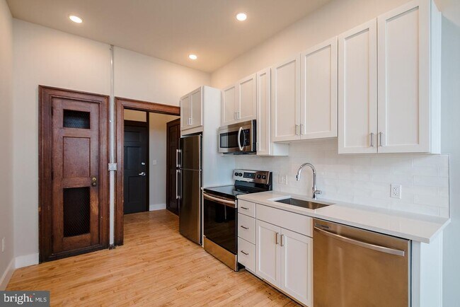 Building Photo - 1300 S 19th St Unit 110 Rental