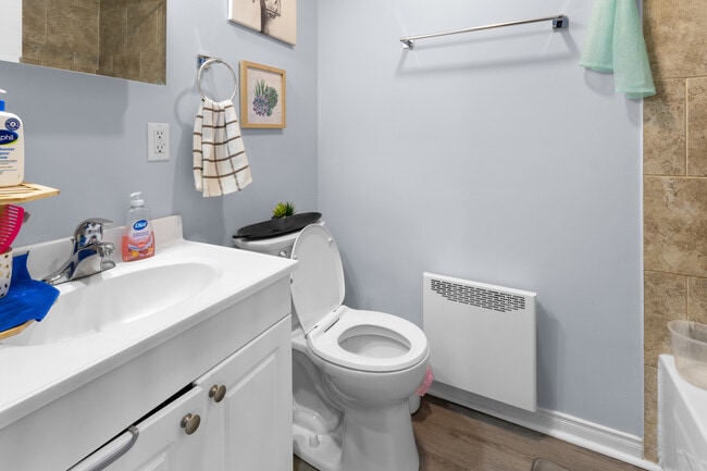 Photo - 1 Bedroom Apartment in Hull - Prime location Unité C