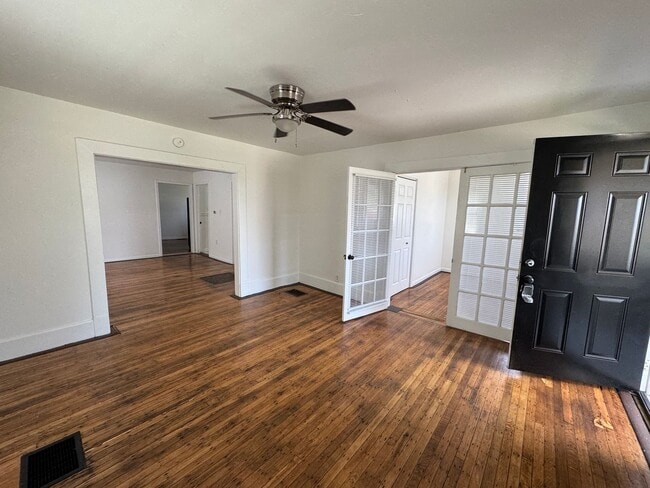 Photo - Near Westside 4 Bedroom 2 Bath