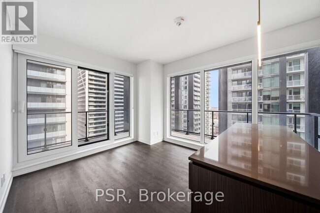 Photo - 70 Ordnance St Unit 1610