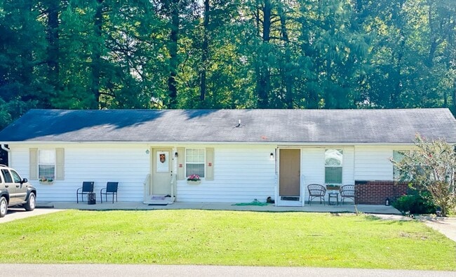 Building Photo - Monthly Paid Rent Unit Duplex 366B