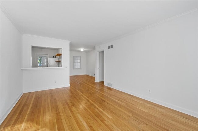 Photo - 56 Mobile Ave NE