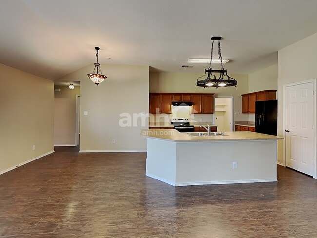 Photo - 530 Hickory Ln