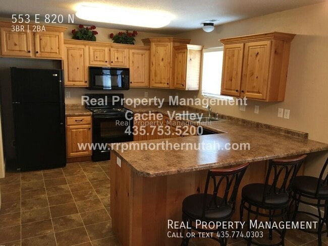Photo - 553 E 820 N
