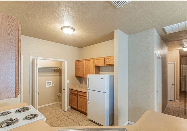 Photo - AVAILABLE NOW! (SECTION 8 ACCEPTED)