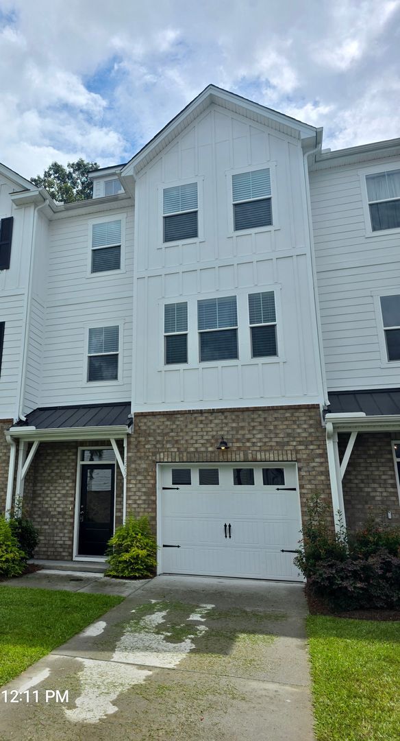 Building Photo - Beautiful 4 bedroom + flex space - Wescott... Rental