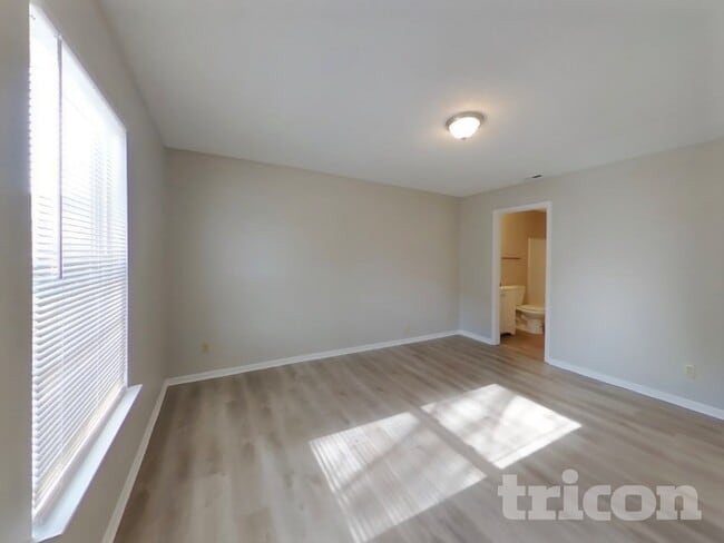 Photo - 683 Florence Dr