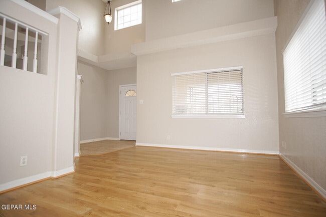13717 Paseo De Fe Cir