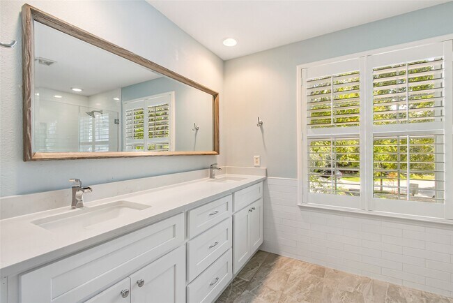 Photo - 77 Sugar Grove Ct