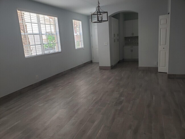 Photo - 4807 N Wickham Cir