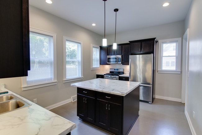 Cocina - 1937 N Bartlett Ave Unidad Lower