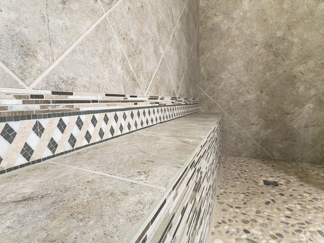 Building Photo - 9018 Meacom Dr